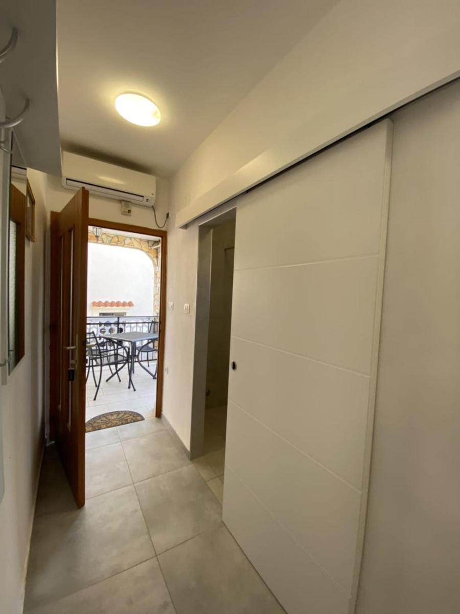 Apartmani Radosav Šilo Buitenkant foto